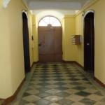 HYERES MEDIEVAL - Appartement T2/3 d'une S.H 60m� env. 3eme et dernier etage.  